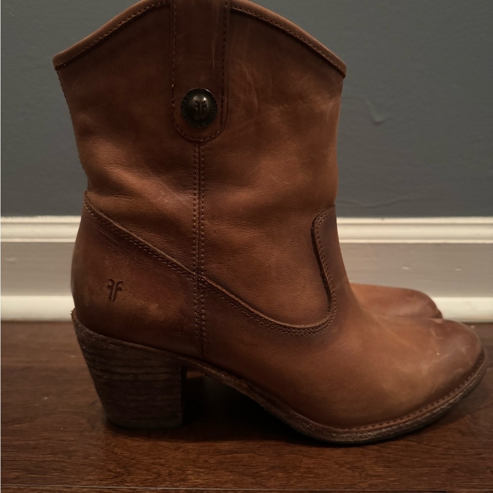 FRYE Chestnut Leather Ankle Booties - Picture 3 of 6